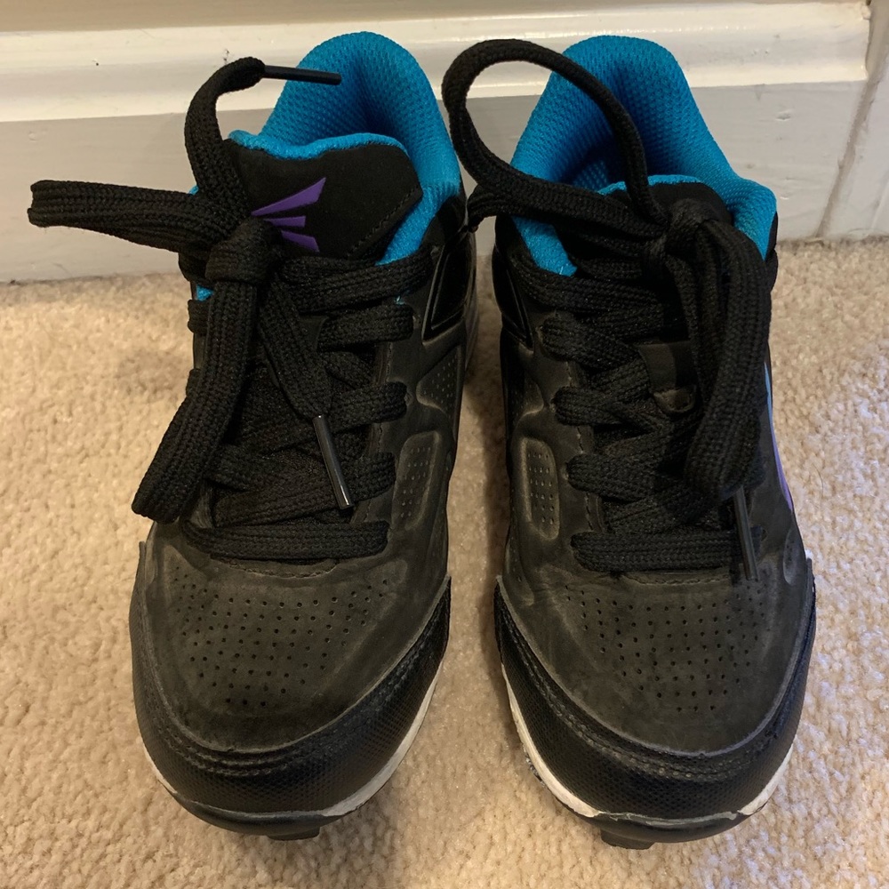 Easton toddler’s baseball cleats